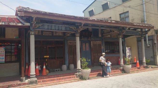 上周末即便天气好、还有微风吹拂，近中午时分，街上游客却少到十根手指头都数得出来。（黄永全提供／张毓翎台南传真）