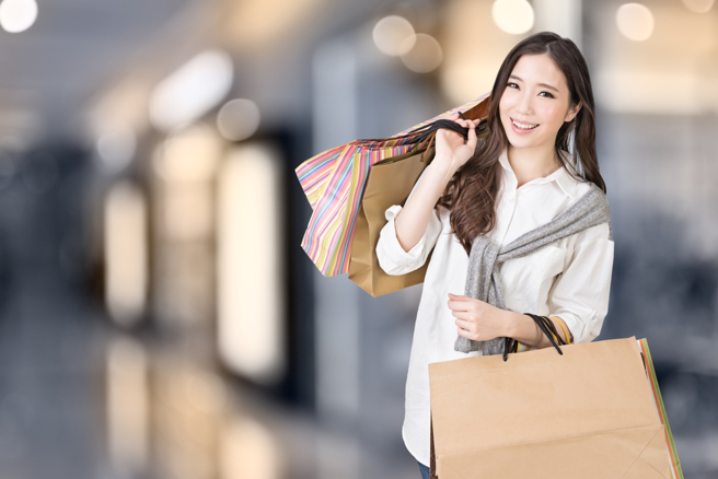 生肖屬龍、豬、虎、馬、雞的人花錢不知節制，屬龍整天亂請客，屬虎虛榮心太重，為了行頭花大錢。（示意圖／shutterstock）