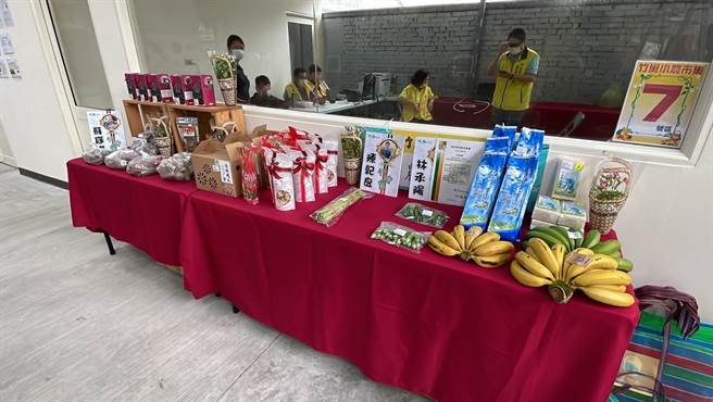 竹山鎮中山市場早市，銷售小農生產的優質農產品。（竹山鎮公所提供／廖志晃南投傳真）