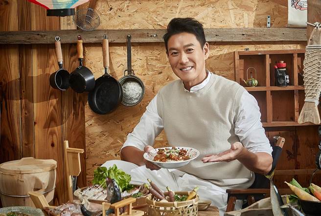 「中村先生」加贺美智久要出食谱书了。（台湾角川、星浪娱乐提供）