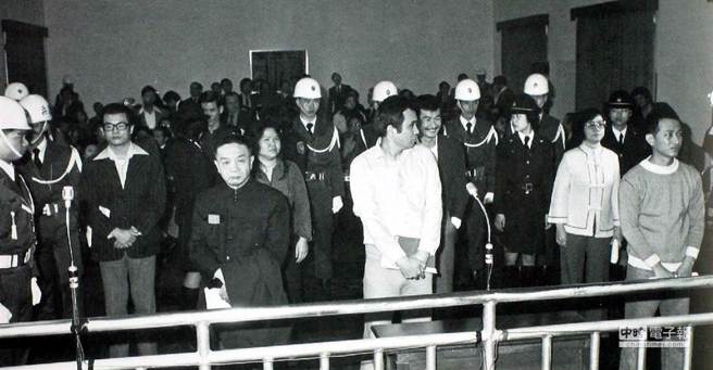 1980年4月18日警備總部軍事法庭在台北軍法處舉行合議庭，公開審理美麗島事件。（本報系資料照片）