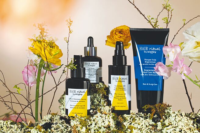 Hair Rituel by Sisley（如图，价格2300至5800元）推出一系列髮质养护工具，以深层洁凈到为秀髮补充养分的过程，为您打理好一头乌黑亮丽的秀髮。（Sisley提供）