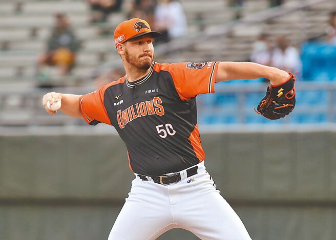 统一狮投手布雷克先发7局只失1分，拿下本季首胜。（郑任南摄）