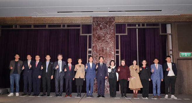 （賴清德副總統勉勵區塊鏈新創團隊，持續創造國際影響力。圖/業者提供）