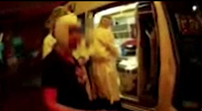 92岁翁疑看护下毒谋害，持菜刀砍伤他2人受伤送医。（图／民眾提供）