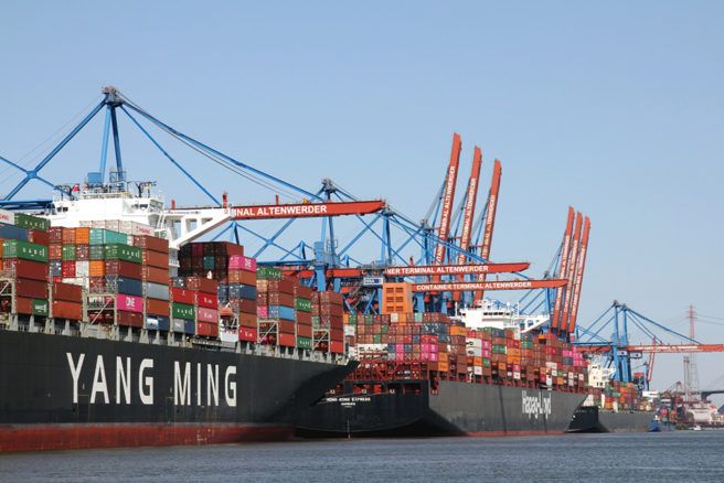 业界估计，三波赶运潮将让航运业第三季营运比预期好。（示意图/达志影像/shutterstock）
