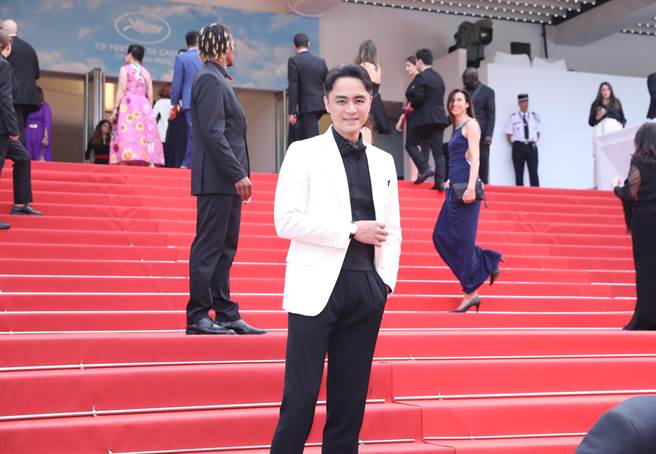 明道现身坎城影展红毯。（恒星影业提供）