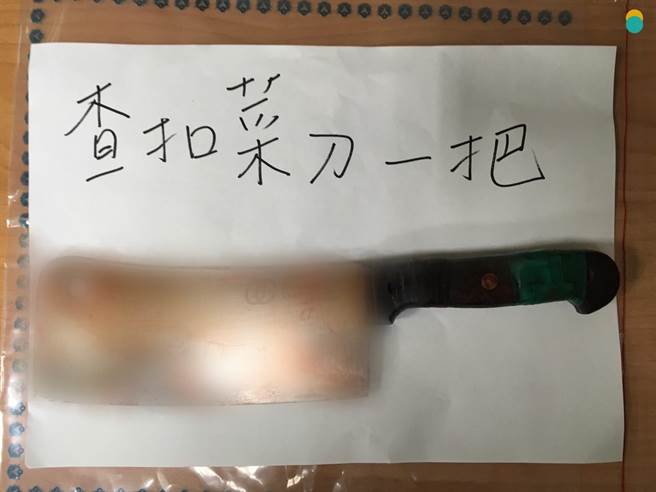 陈翁持家中菜刀砍伤外籍看护。（警方提供）