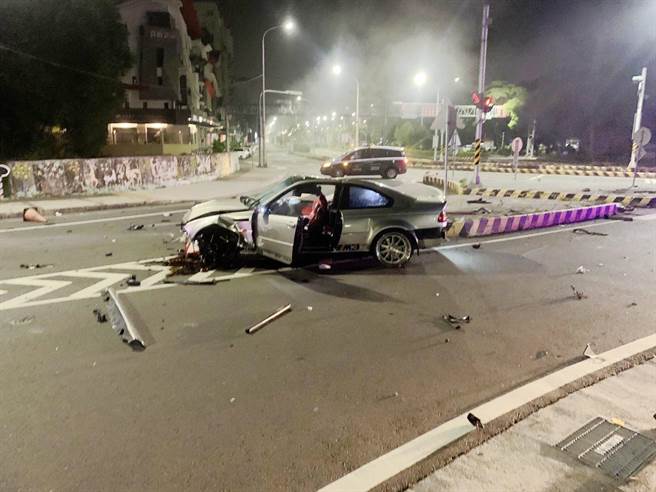 梁男酒后上路，见警拦查加速逃逸却自撞。（嘉义市警方提供∕吕妍庭嘉义传真）