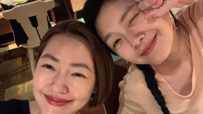 小S和大S感情十分深厚。(圖/小S臉書)