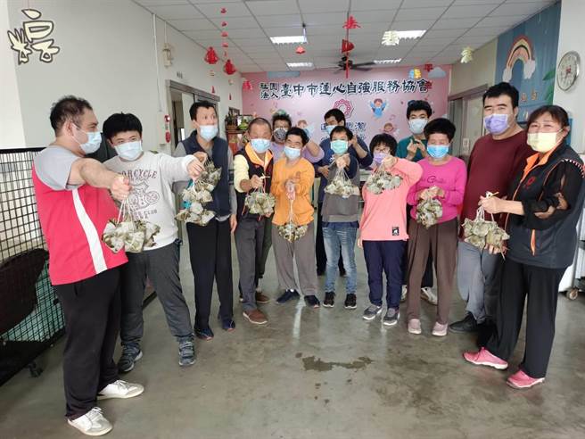 台中蓮心自強服務協會為公益社福團體，底在勞發署多元就業開發方案補助下，輔導許多身心障礙者技能培養一技之長。（中彰投分署提供／謝瓊雲台中傳真）