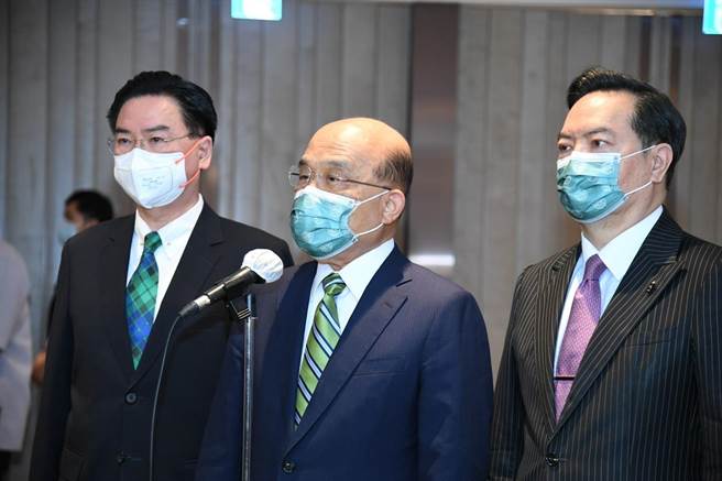 行政院长苏贞昌今日出席「2022年全球合作暨训练架构（GCTF）终止性别暴力国际研讨会开幕式」，会前接受媒体访问回应时事议题。（行政院提供）