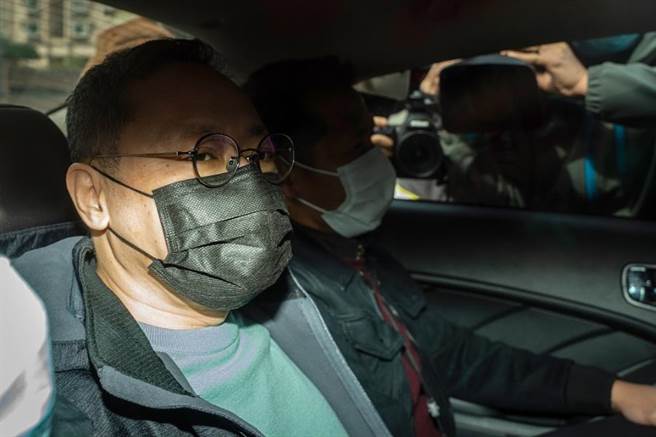 戴耀廷涉选举舞弊及非法行为：承认4罪，被判囚10个月。（海外网）