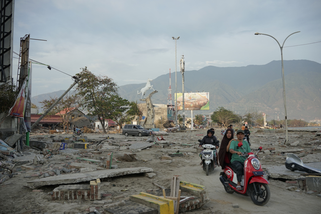 在給你寫信的此刻，南亞海嘯災難已經發生了一個星期。(示意圖/shutterstock)