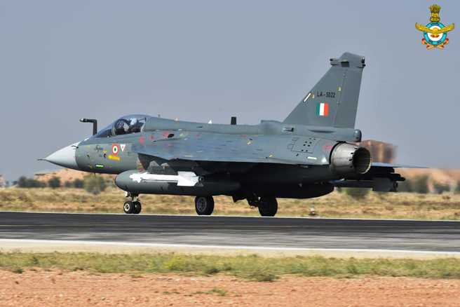 为与「枭龙」争夺阿根廷空军订单，印度可能为「光辉」整合俄制或美制弹射座椅。（示意图／印度空军脸书）