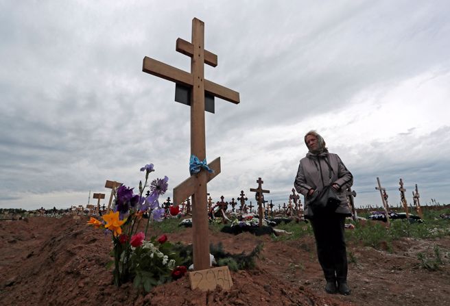 位于东南部港市马立波（Mariupol）又传出一处建筑物地下室惊见200具腐烂遗体。（资料照/路透社）