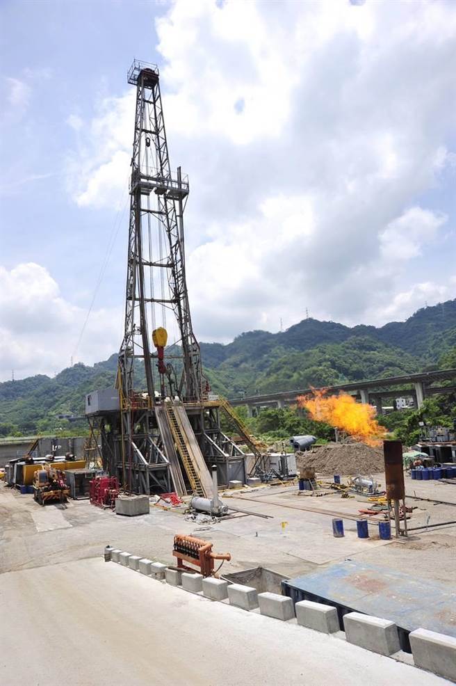 为了扩大地热探勘，经济部能源局修正《地热能发电示范奖励办法》，从两大面向加码，一是补助地方政府招商开办费，二是让业者奖励金可分期提领，不用像过去苦等结案才拿到钱。(资料照)