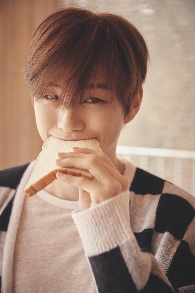 姜丹尼爾推出個人首張正規專輯《The Story》。（索尼音樂提供）