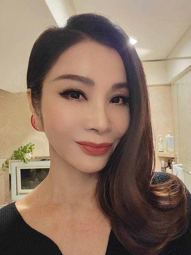 陈美凤去年12月PO出美照却遭酸，5个月后本尊亲自高EQ回应被粉丝讚爆。（图／取自陈美凤脸书）