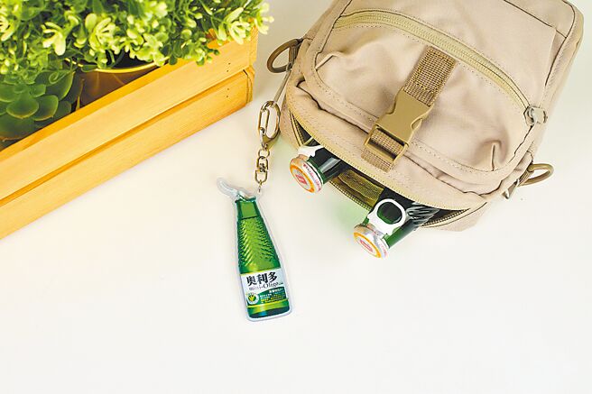 金車「奧利多寡醣碳酸飲料」特別限量推「造型悠遊卡」，凡於6月30日前至指定通路購買「奧利多寡醣碳酸飲料」150ml 8入組，即可上網登錄發票參加集點活動兌換，數量有限。（金車提供）