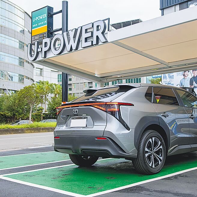国内已有多家充电业者，图为U-POWER，今年目标要达成25个站点。（陈大任摄）