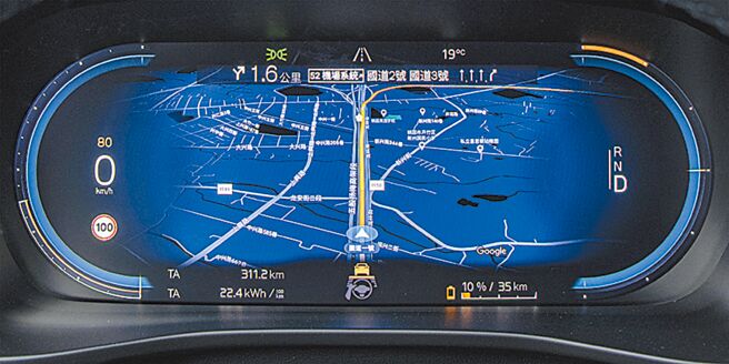 全萤幕导航可显示清楚图资。（陈大任摄）