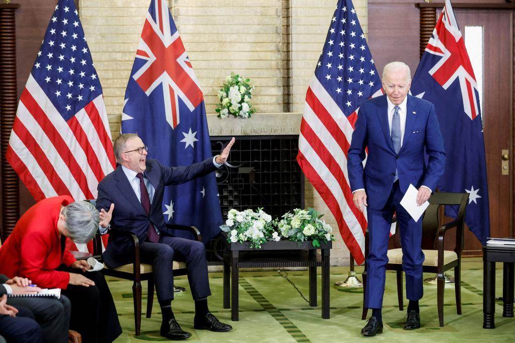澳洲新任总理艾班尼斯（中）与美国总统拜登（右）在东京会谈。（图／路透社）(photo:ChinaTimes)