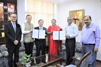駐印度代表處與尼赫魯大學簽署研究協議