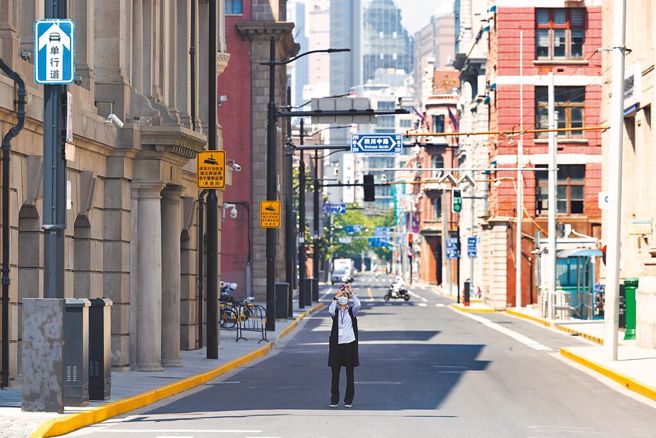 业界认为大陆清零只是短期的影响，印度和越南都基础设施不完备，无法完全取代大陆的生产地位。（新华社）