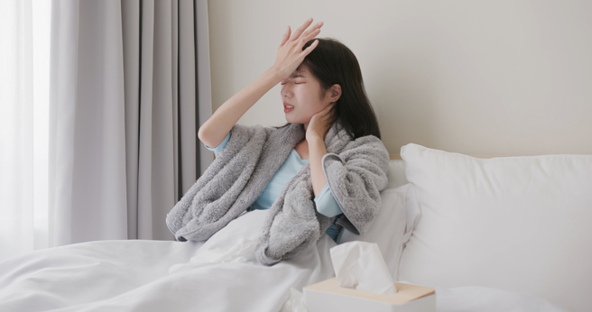 生肖属猴、羊、兔、鸡的人今年健康运不佳，属羊人过劳，属兔人压力大。（示意图／shutterstock）