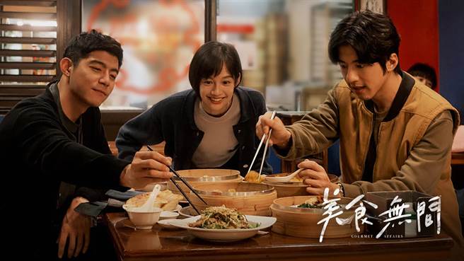 傅孟柏简嫚书王柏杰剧中结下同桌吃饭情谊。（发起日影业提供）