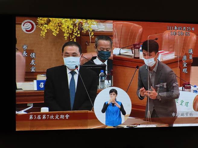 议员指新北自学资源不足 侯：8月成立专责单位。（叶德正摄）