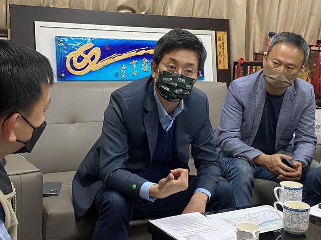 民進黨基隆黨部主委蘇仁和表示，民進黨預計6月提名蔡適應參選基隆市長，對未來繼續執政表示審慎樂觀。（蔡適應辦公室提供／張志康基隆傳真）