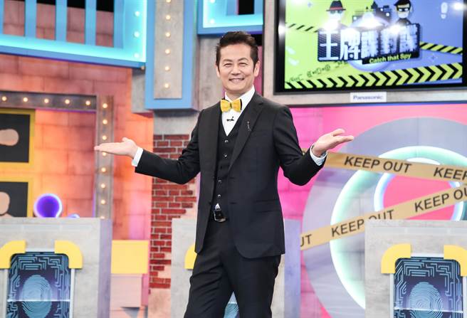 徐乃麟主持的新节目《王牌谍对谍》今举行首度开棚记者会。（陈俊吉摄）