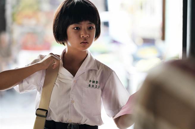 就读国二的吴以涵已请自主防疫假，以远距方式上课。（华视提供）