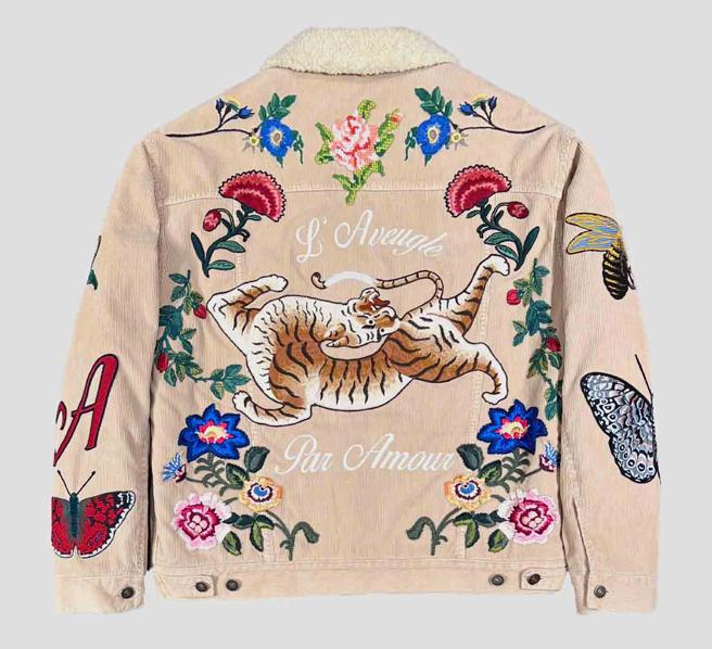 GUCCI 奶茶色灯心绒刺绣牛仔外套，20万4500元起（背面）。（GUCCI提供）