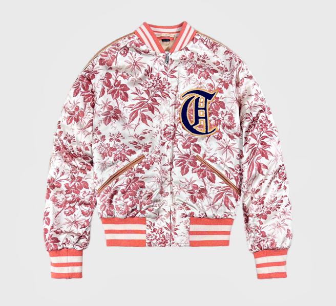 GUCCI 粉色刺绣棒球外套，12万7500起。（GUCCI提供）