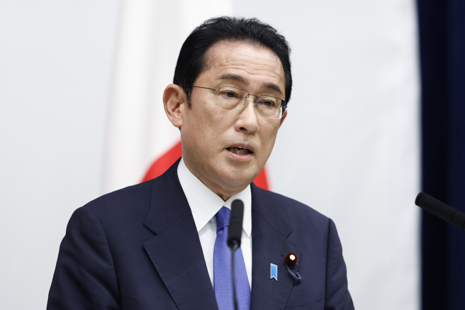 岸田文雄快则26日宣布开放观光客入境日本的相关措施。（图／美联社）