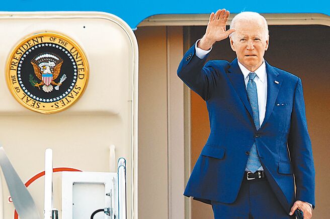 美國總統拜登（見圖）「保台論」引發熱議。香港《南華早報》引述包括美國知名學者葛來儀等人說法，認為可能導致中國誤判，引發更多不確定性。（路透）