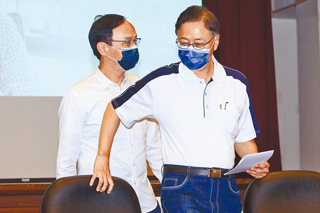 國民黨徵召前行政院長張善政（右）參選桃園市長，24日打算拜會桃園市議長邱奕勝，但邱稱「沒約好」，首場碰面破局。（本報資料照片）