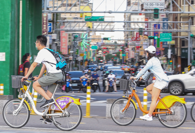 精神科醫師沈政男表示，若民眾想要過正常生活，僅2成人口染疫絕對不夠。（圖／示意圖，記者粘耿豪攝影）