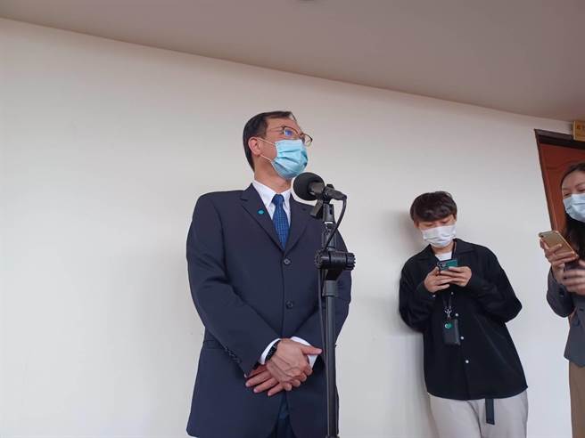 卫福部次长石崇良今表示，疫情方兴未艾，原本的条例是到6月30日截止，但我们评估疫情不会在今年6月底告一段落，确实有延长的必要。（林周义摄）