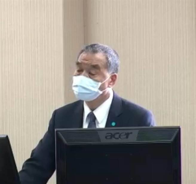 國防部長邱國正上午赴立法院國防委員會備詢。（ 摘自立法院直播）