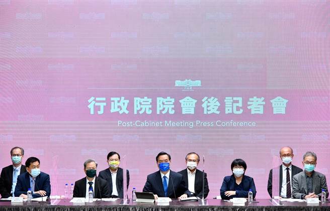 內政部於今（26日）行政院會陳報「跟蹤騷擾防制法施行工作整備情形」報告，行政院院會後記者會。（行政院提供）