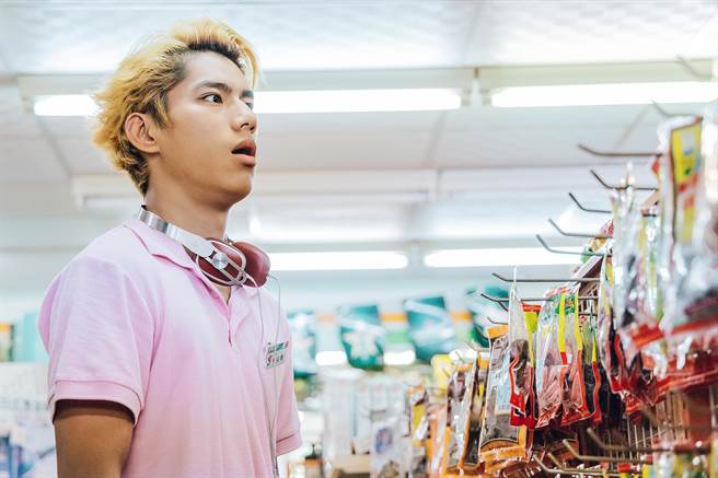 朱轩洋剧中暖男形象融化许多观眾。（图／公共电视提供）