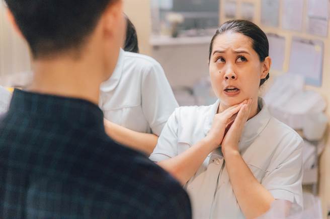 苏滢剧中暗恋的家明医师至今未露脸，让网友好奇心爆表（图／公共电视提供）