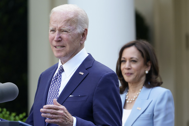 美國副總統賀錦麗曾提出一套新的行政措施，認為總統透過行政措施、無需國會同意就能防止槍枝暴力。(圖／美聯社)