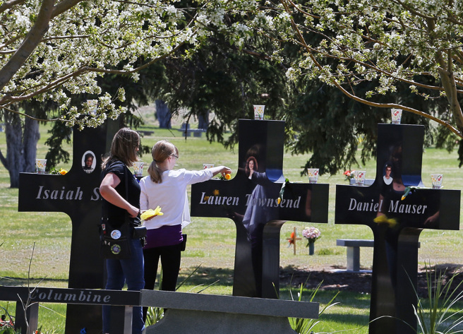 自1999年可伦拜高中枪击事件发生以来，逾31万学童曾遇枪枝暴力。(图／美联社)