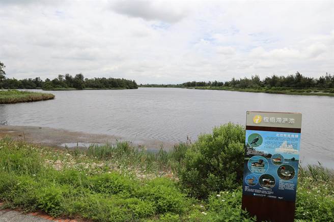 云林县口湖乡宜梧滞洪池增设露营区，迎接后疫情时期户外休閒潮。（张朝欣摄）