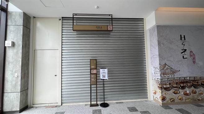 冈山秀泰是北高雄首座大型影城，坐拥13厅、1500座席，业者张贴公告6月8日起试营运，但据了解仍得视工期状况而定。（柯宗纬摄）